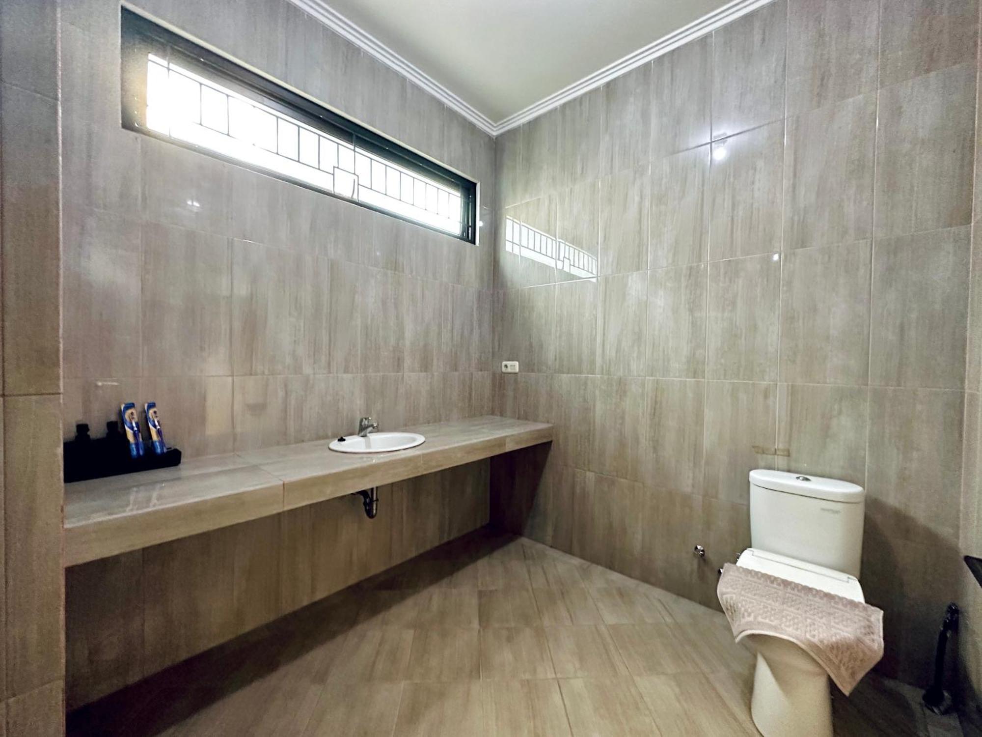 4-Bedroom Home In South Jakarta Nuansa Swadarma Residence By Le Ciel Hospitality 部屋 写真